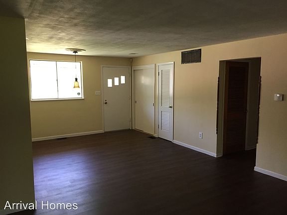 5th image of 213 Eppington Dr