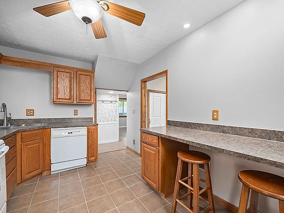 5th image of 14718 Denman Rd