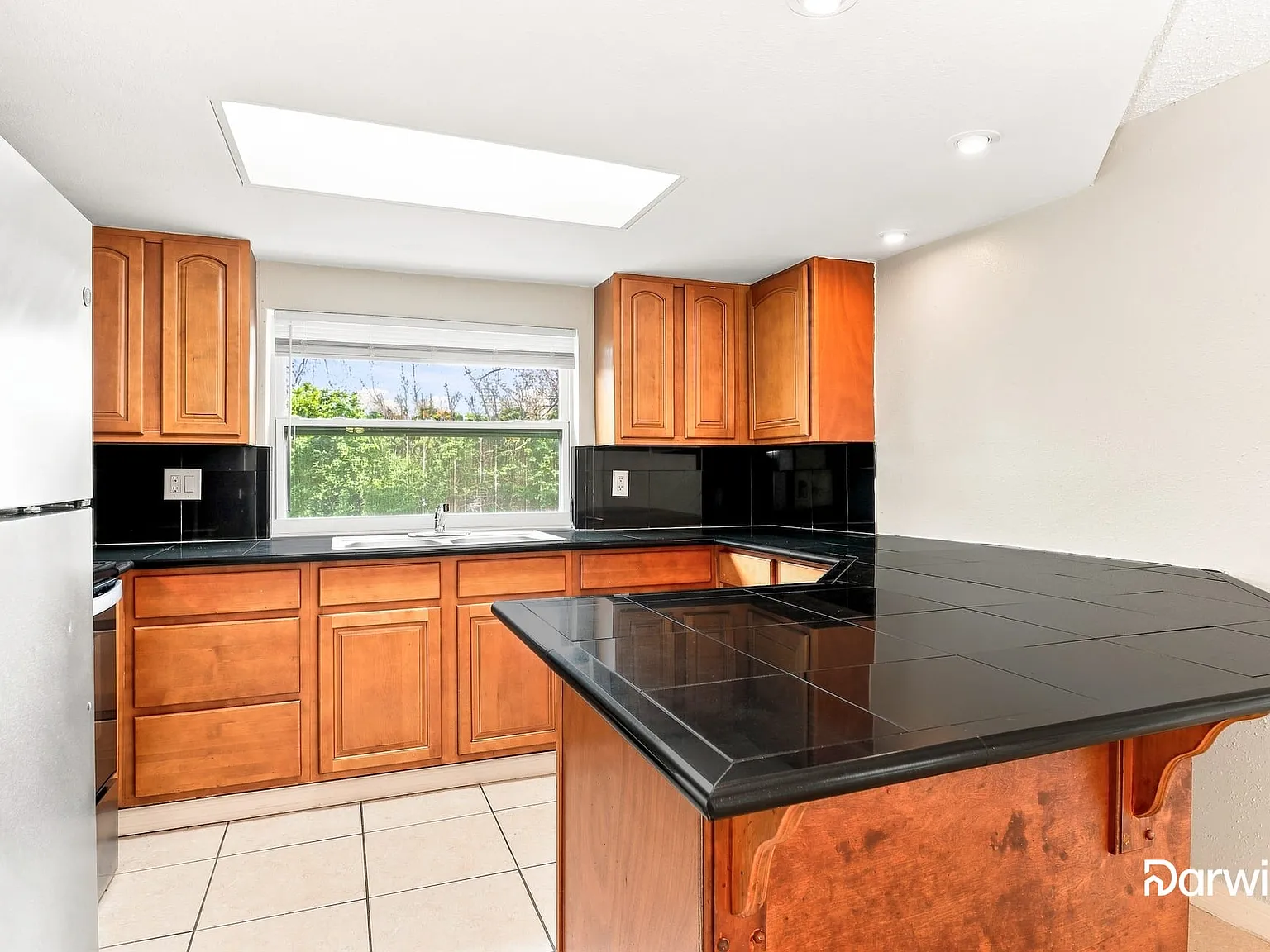 3 bed, 2.0 bath, 1442 sqft, $2,145 — Photo 4
