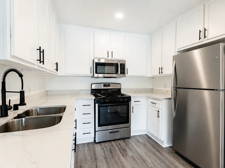 14056 Valleyheart Dr. — Photo 56
