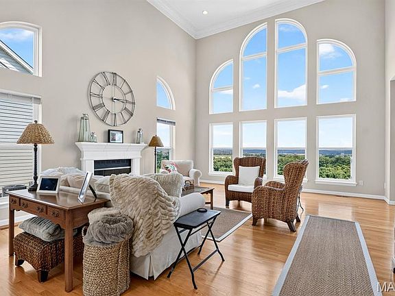 5th image of 343 Bluff View Cir