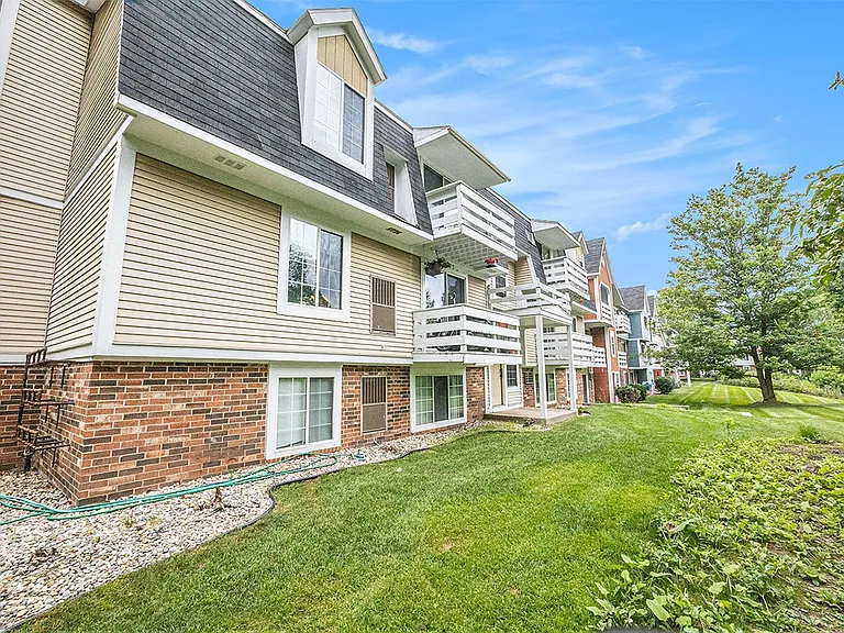 Apple Ridge Apartments — Photo 38