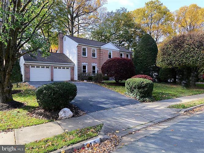 1st image of 215 Apple Blossom Ct