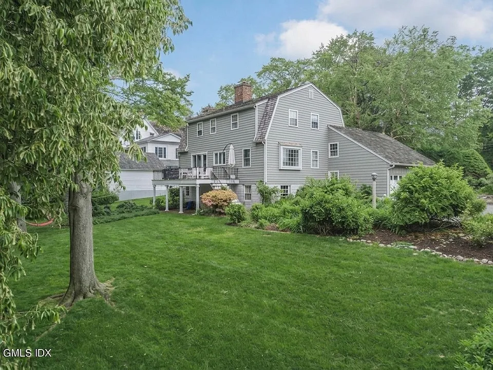 14 Shoal Point Ln