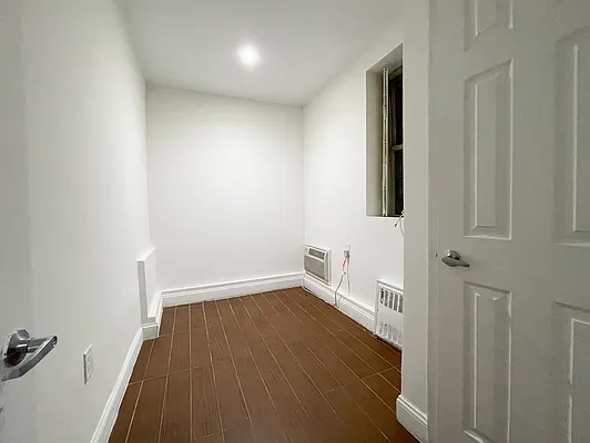 Rented by Kahen Properties | media 4