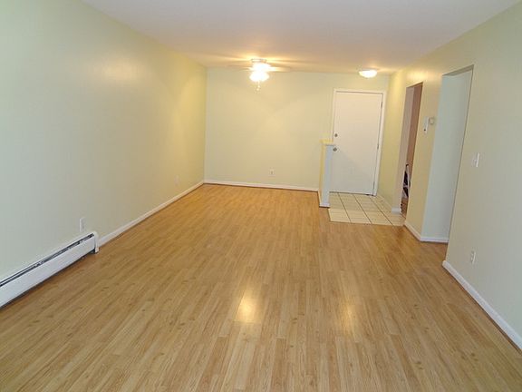2nd image of 31 Washington Blvd APT 213