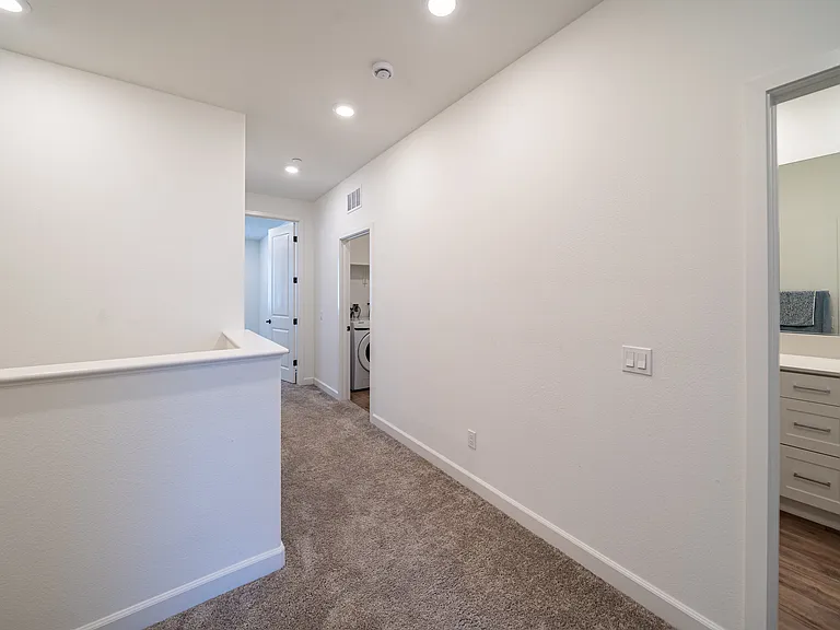 828 Mateo St #4 — Photo 23
