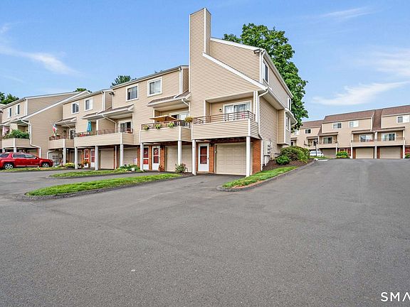 4th image of 1561 East Main Street #10