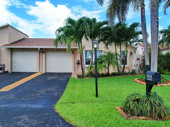3rd image of 5558 Mirror Lakes Boulevard