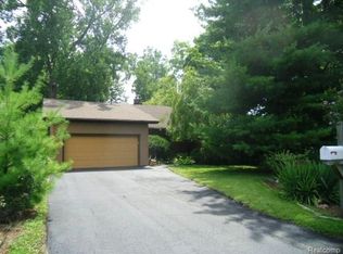 28447 Hennepin St, Garden City, MI 48135
