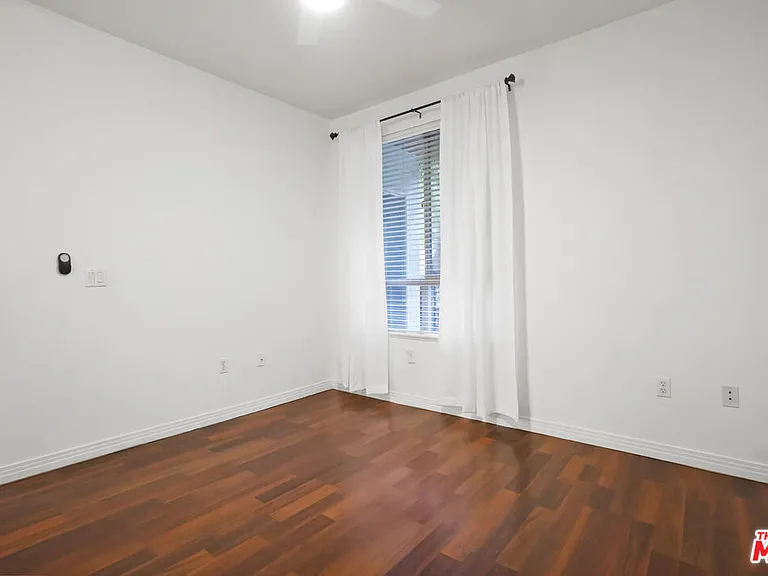 100 S Alameda St #115 — Photo 13