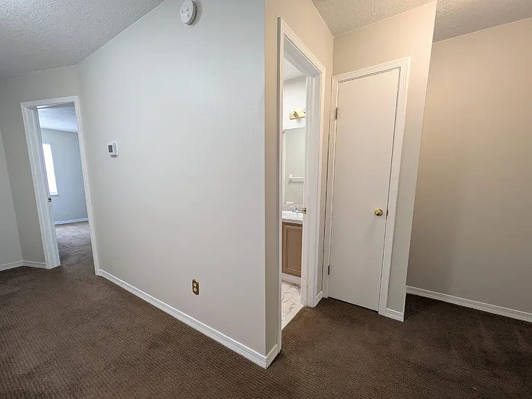 3027 Candlewyck Ln E — Photo 9