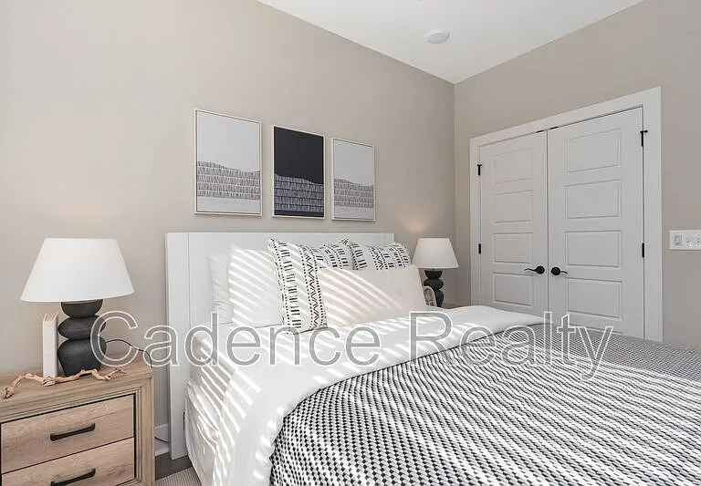 1733 Perimeter Loop — Photo 31