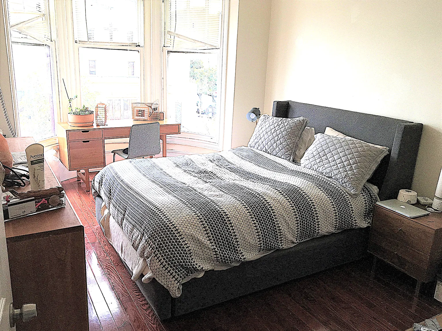 2 bed, 850 sqft, $6,299 — Photo 3