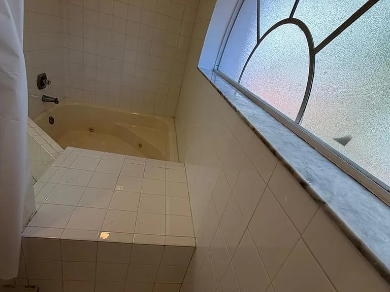 3780 Amalfi Dr — Photo 52