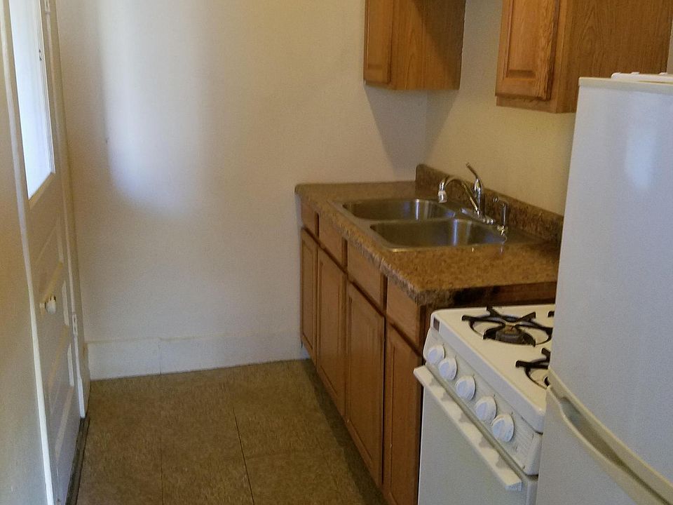 2nd image of 1418 N Pennsylvania Ave