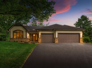 3694 Windtree Dr, Eagan, MN 55123