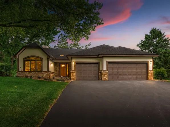 3694 Windtree Dr, Eagan, MN 55123