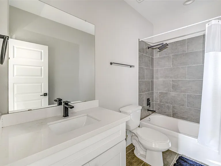 4220 McKinley St — Photo 32