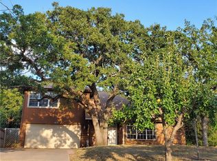 612 Timberoaks Dr, Azle, TX 76020