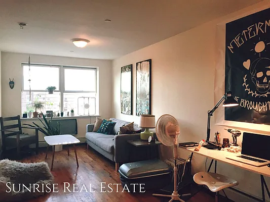Rented by Sunrise Real Estate | media 37