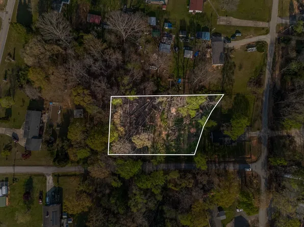 125 Fall St, Woodruff, SC 29388