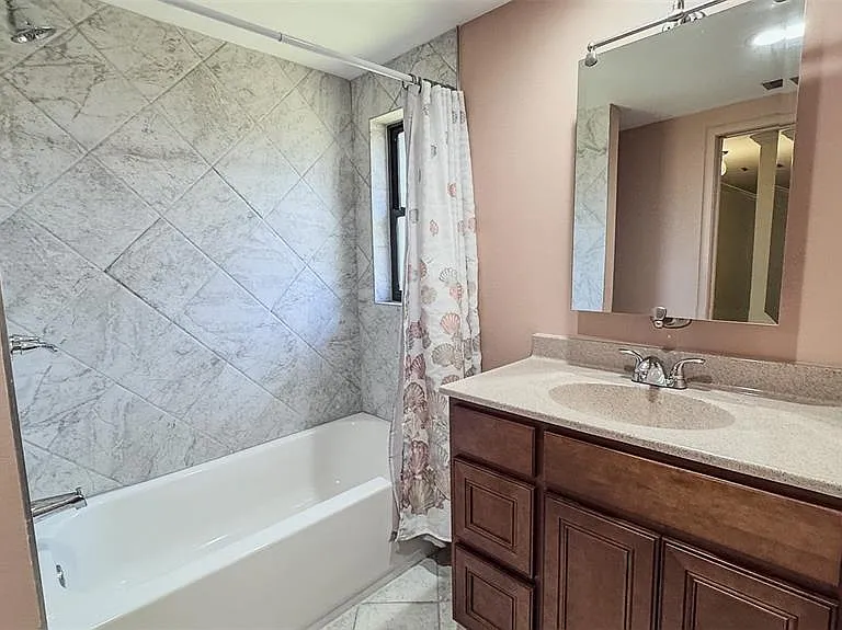 3895 Conine Dr E — Photo 11