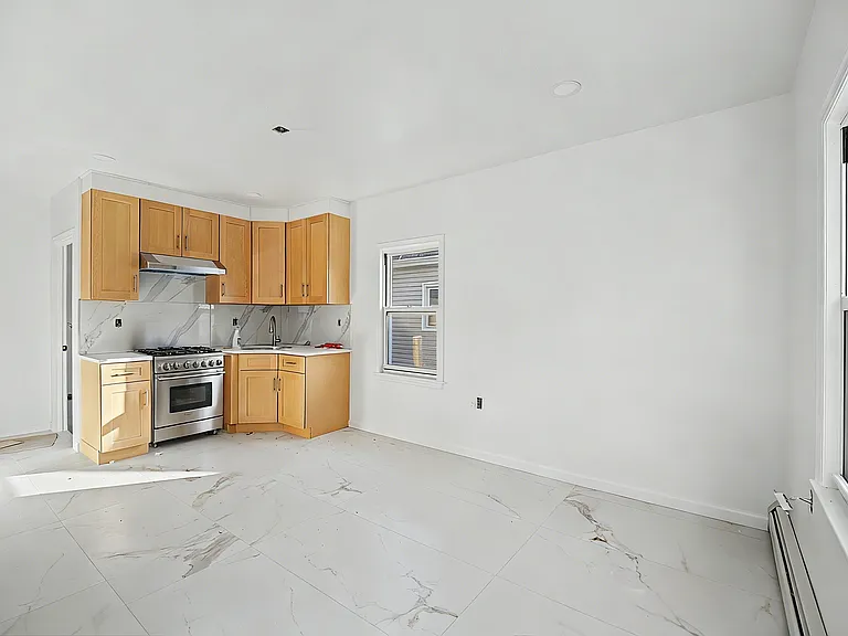 89th Ave — Photo 2