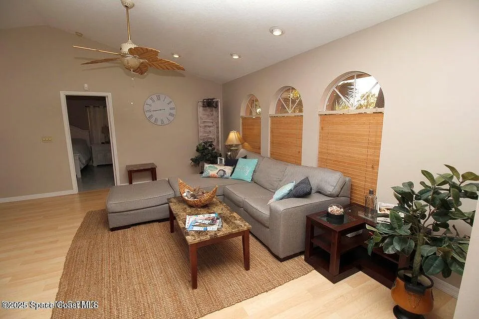 3 bed, 2.0 bath, 1783 sqft, $3,500 — Photo 3