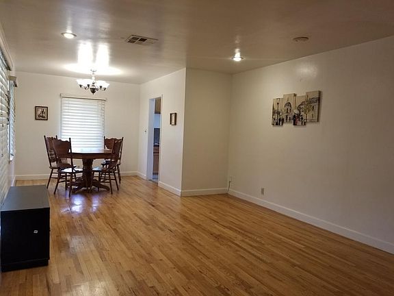 3rd image of 2525 Hitchcock Dr