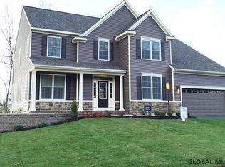 16 Hollandale Ln, Clifton Park, NY 12065