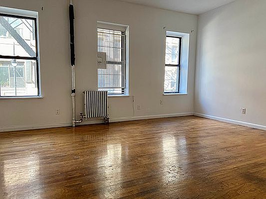 1st image of 122 Orchard St APT 5