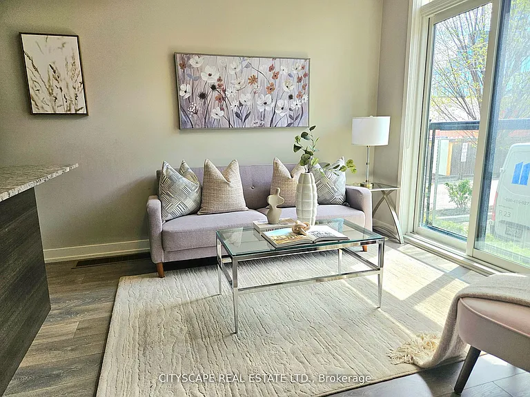 31 Florence St #9 — Photo 10