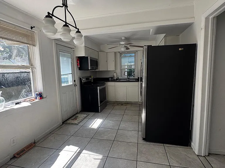 225 Giles Rd — Photo 12