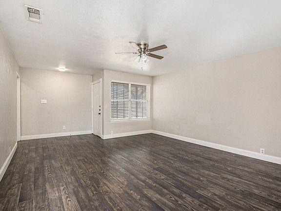 3rd image of 6913 W Cleburne Rd