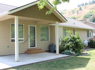 307 E Jackson St, Dayton, WA 99328