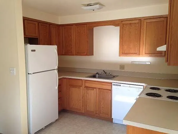 360 SW 8th St — Photo 10