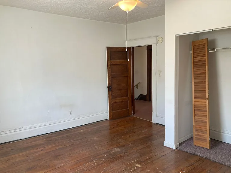 212 Grand Street — Photo 17