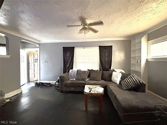 4th image of 3309 E 137th St