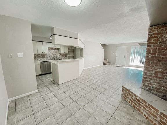 3rd image of 1309 Blair St APT 1