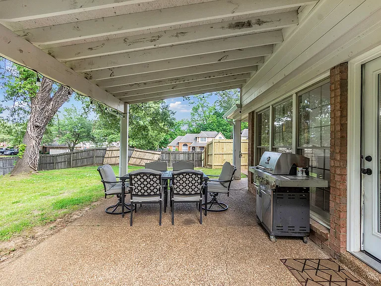 7650 Hedgington Dr — Photo 35