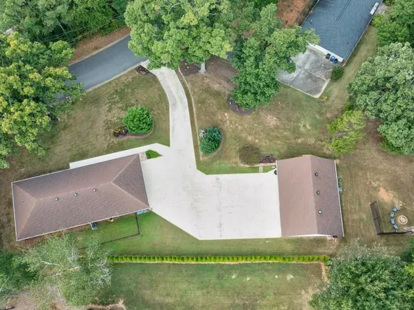 390 Alpine Dr, Roswell, GA 30075