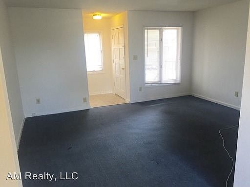 2nd image of 1902 Meadowlark Ln Unit 28
