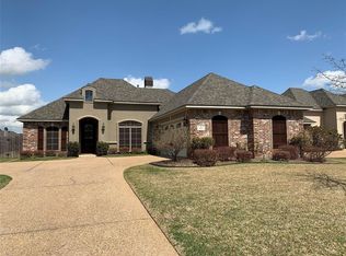 421 Long Acre Dr, Bossier City, LA 71111