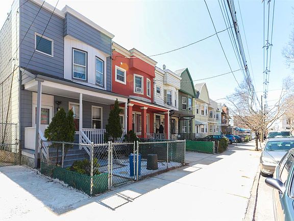 2nd image of 221 Ege Ave