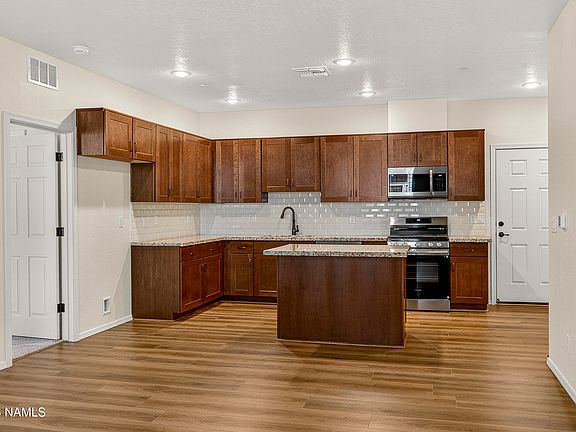5th image of 1650 E Ponderosa Pkwy #226
