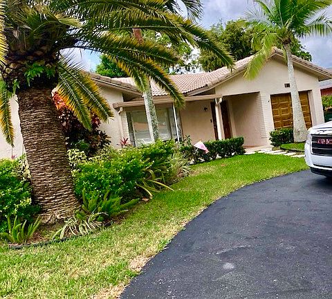 3rd image of 10218 NW 80th Dr