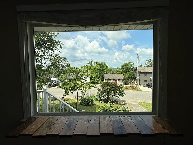 204 Sentinel Dr — Photo 3