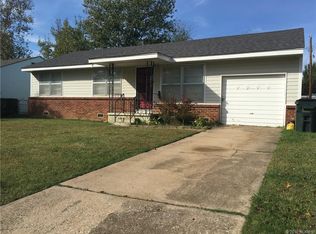 2012 S Cedar St, Sapulpa, OK 74066