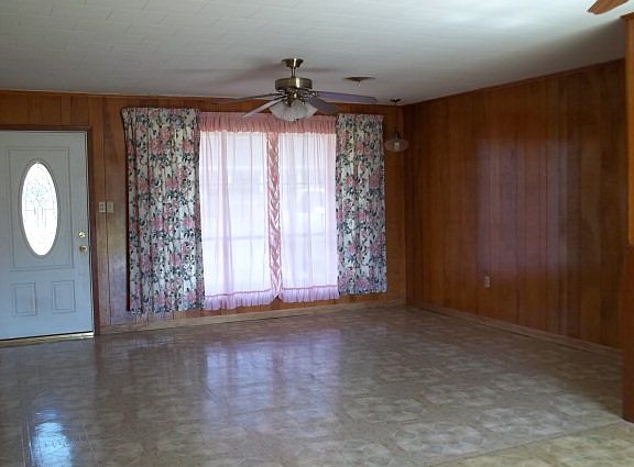 2nd image of 104 Oakshire Dr